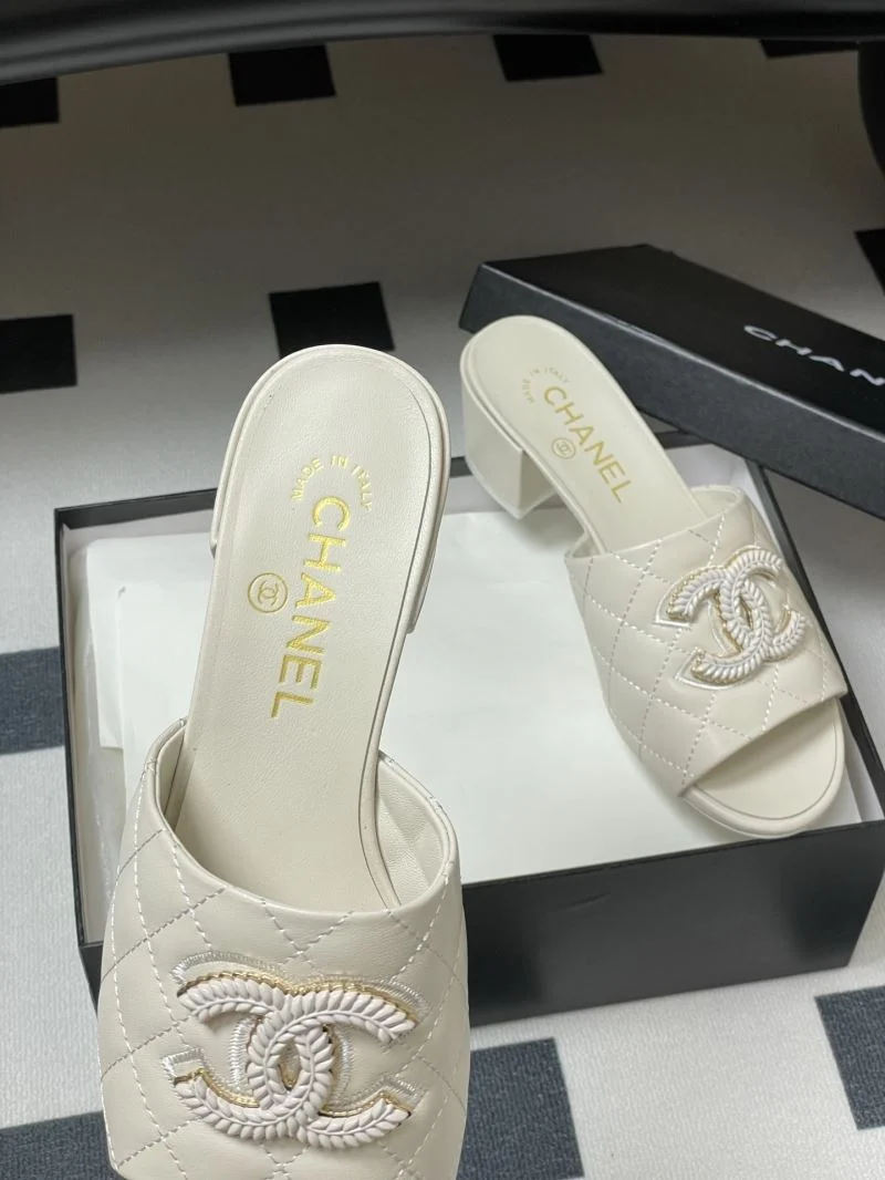 Chanel Slippers Elegant 18580
