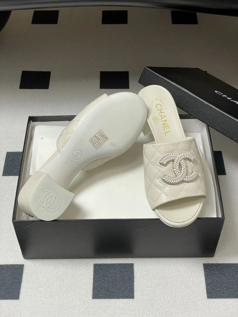 Chanel Slippers Elegant 18580