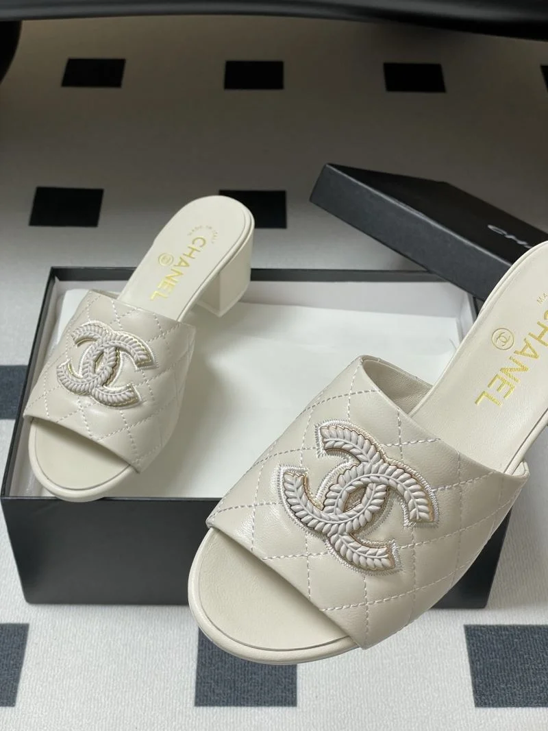Chanel Slippers Elegant 18580