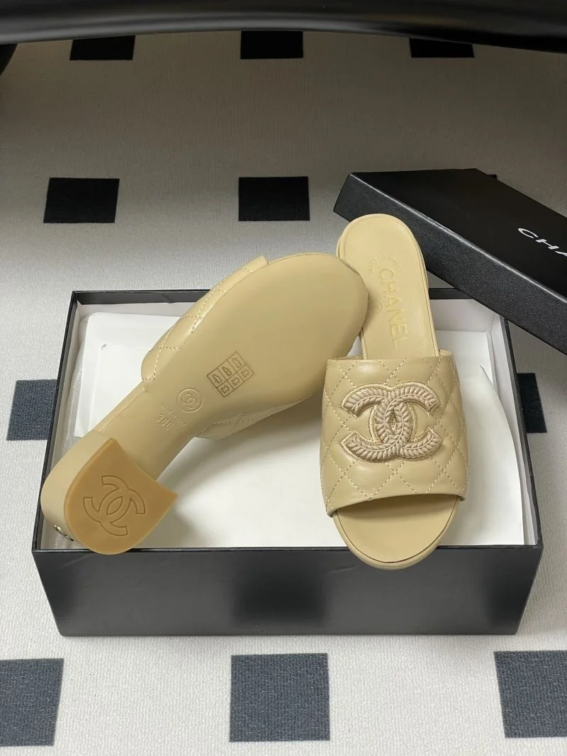 Sporty Chanel Slippers 18577