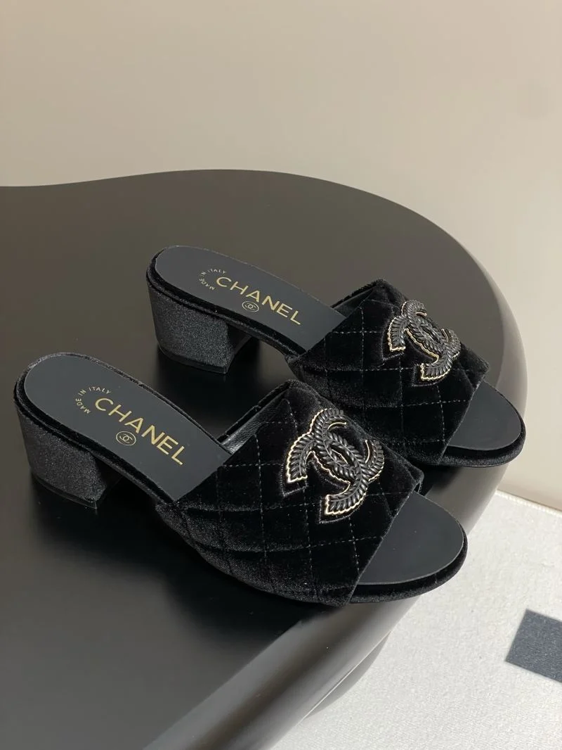 Chanel Slippers Unique 18581