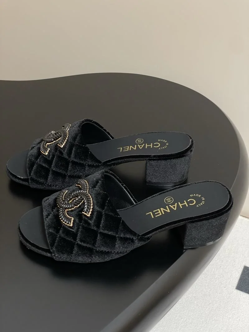 Chanel Slippers Unique 18581