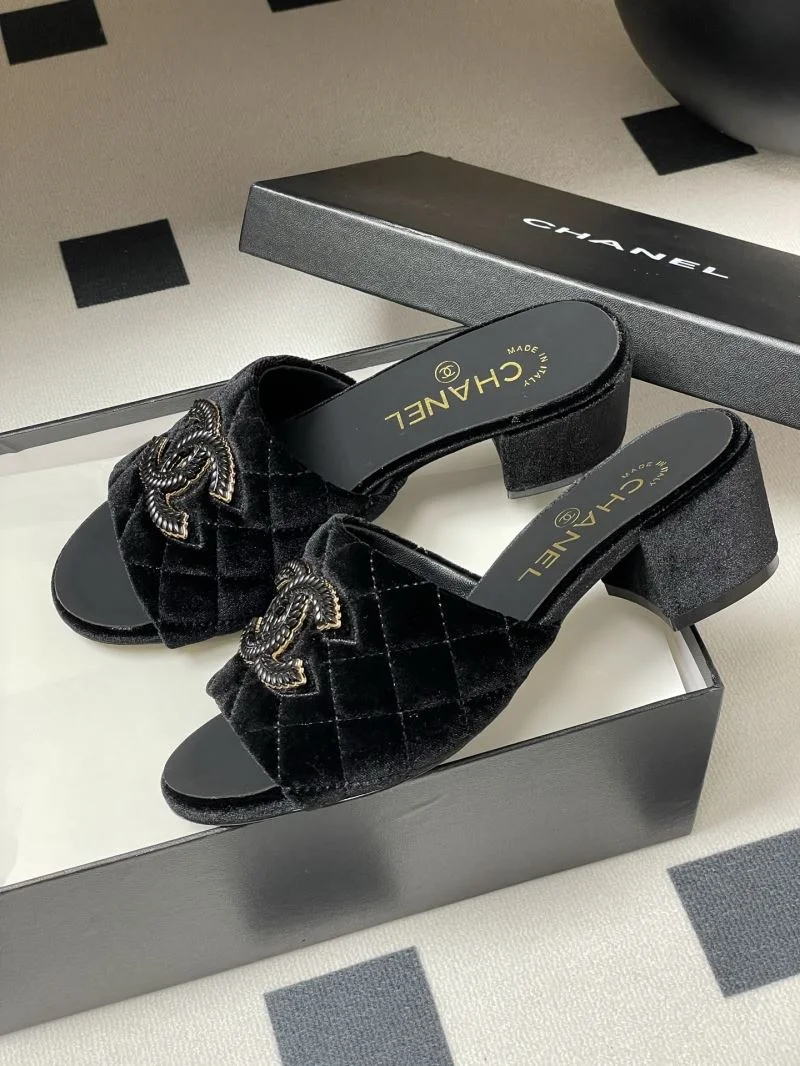 Chanel Slippers Unique 18581