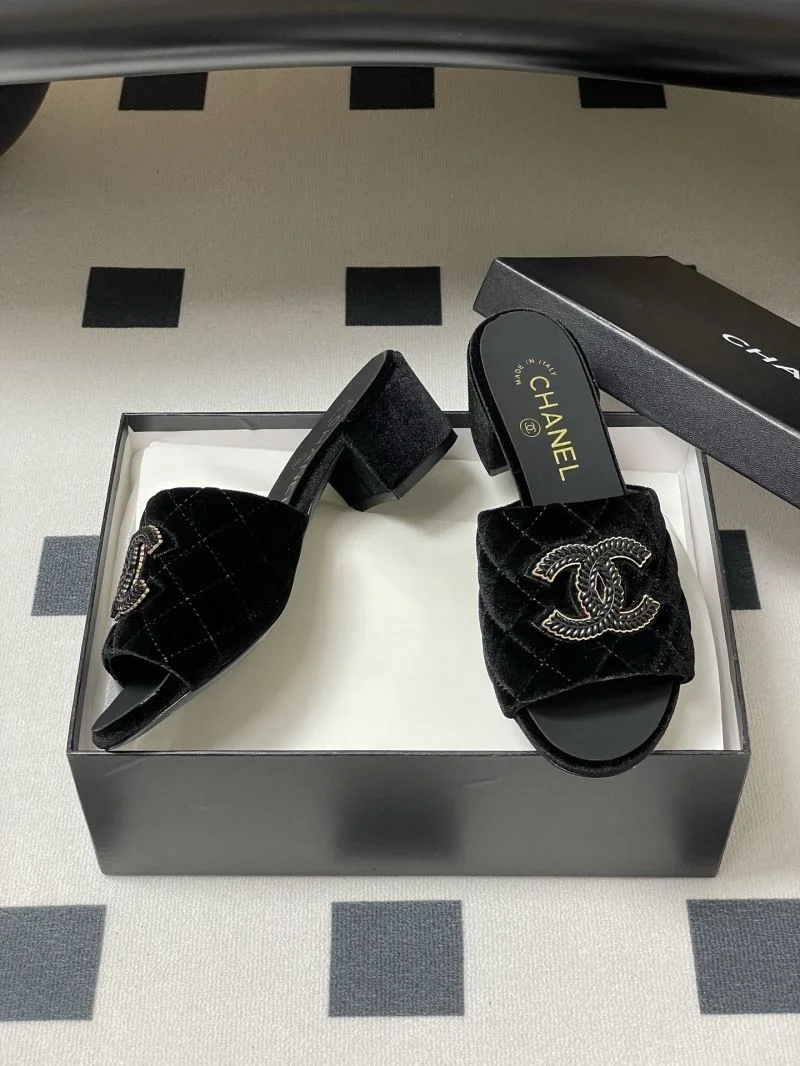 Chanel Slippers Unique 18581