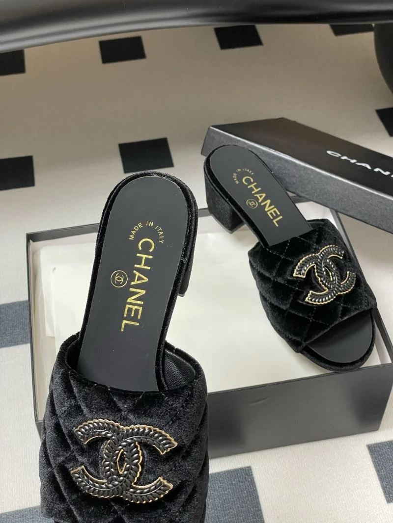 Chanel Slippers Unique 18581