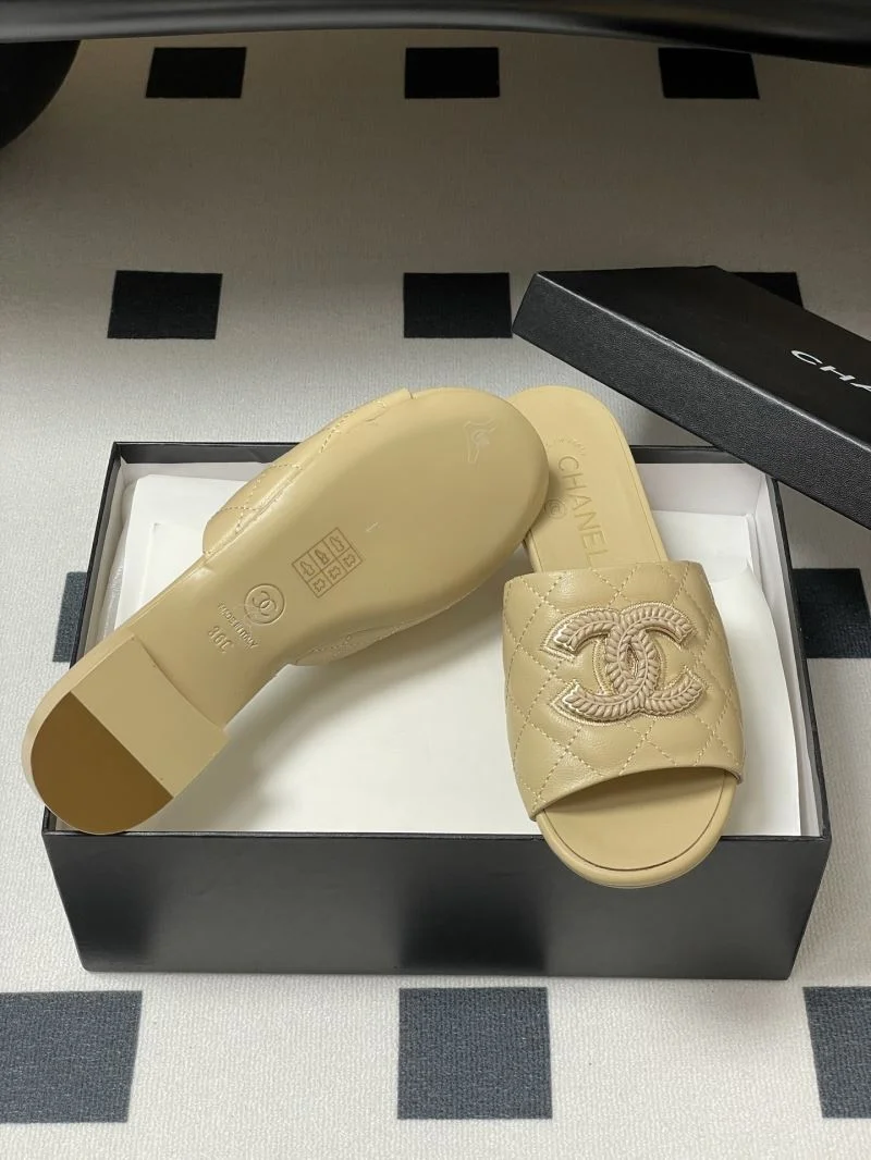 WaterResistant Chanel Slippers 18640
