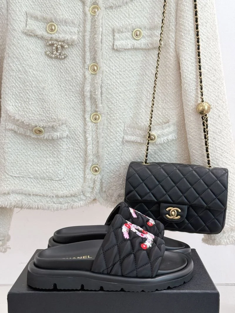 Chanel Slippers Cozy 18578