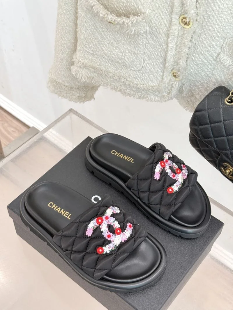 Chanel Slippers Cozy 18578