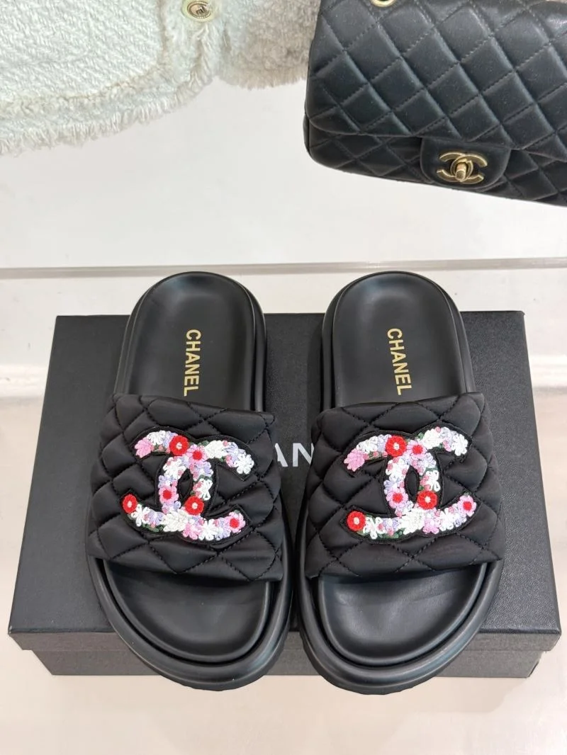 Chanel Slippers Cozy 18578