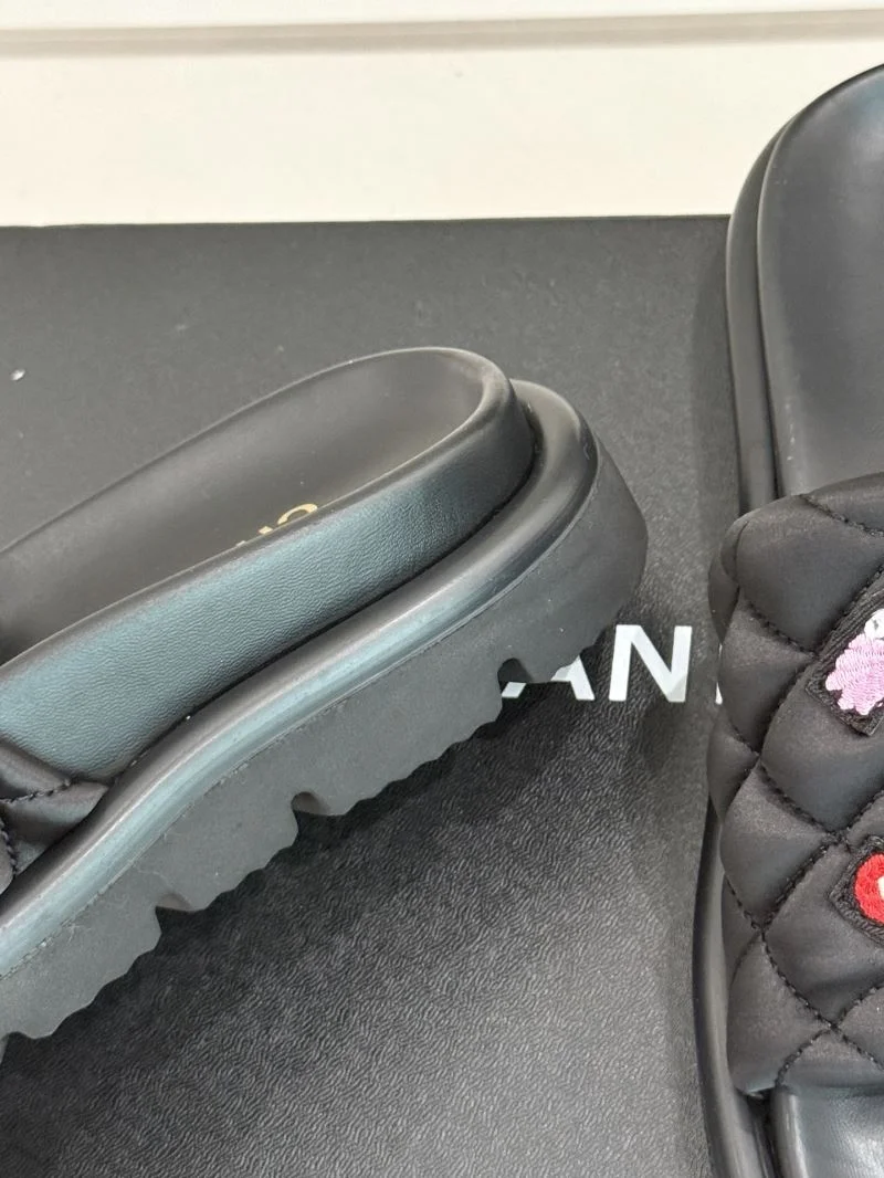 Chanel Slippers Cozy 18578