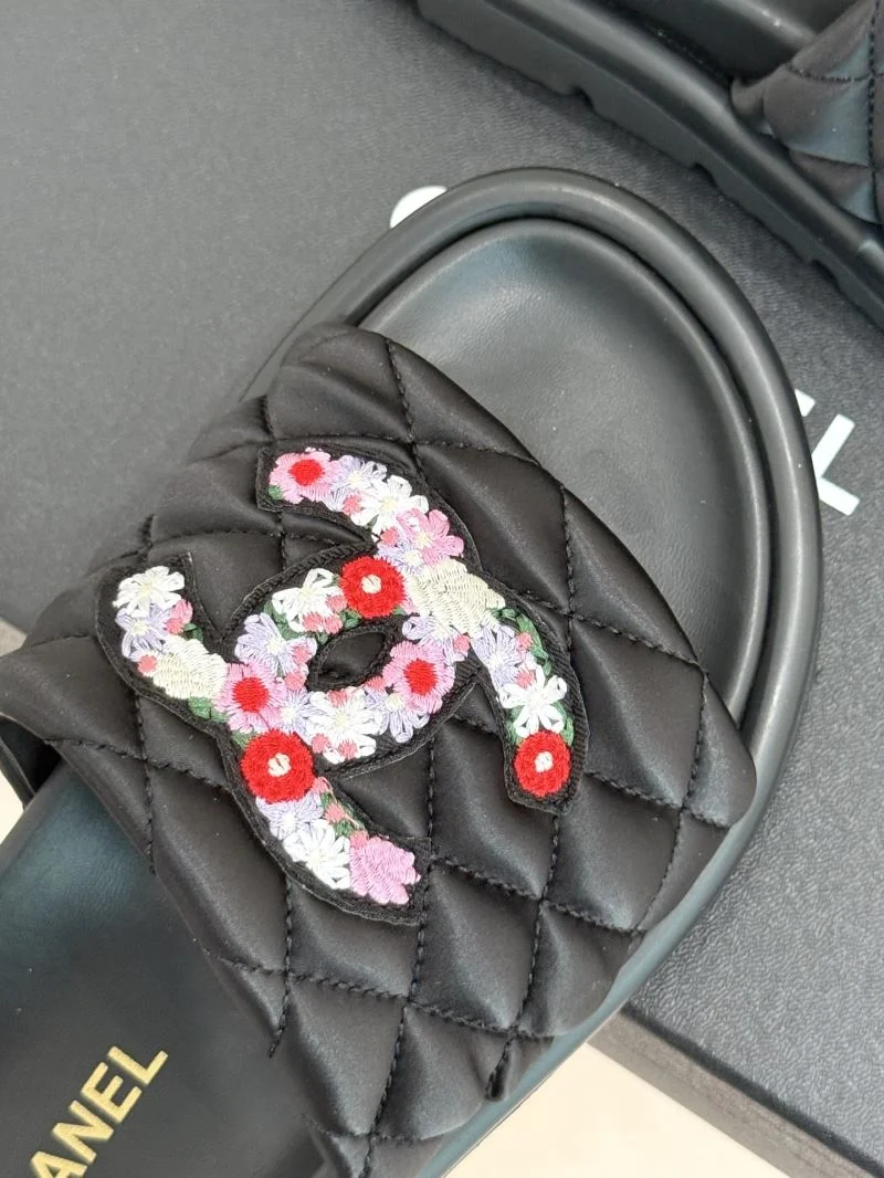 Chanel Slippers Cozy 18578