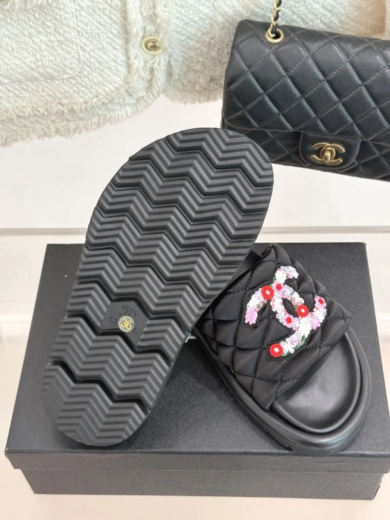 Chanel Slippers Cozy 18578