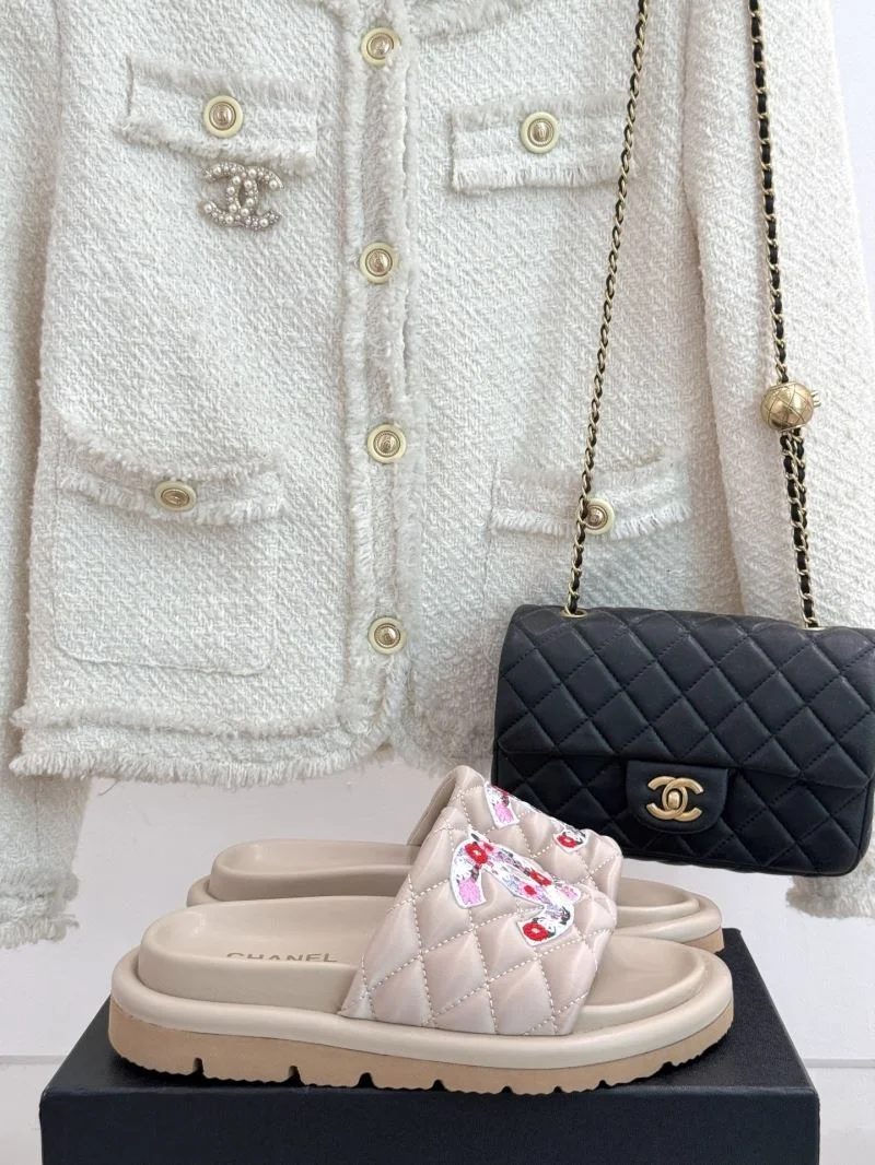 RelaxedFit Chanel Slippers 18573