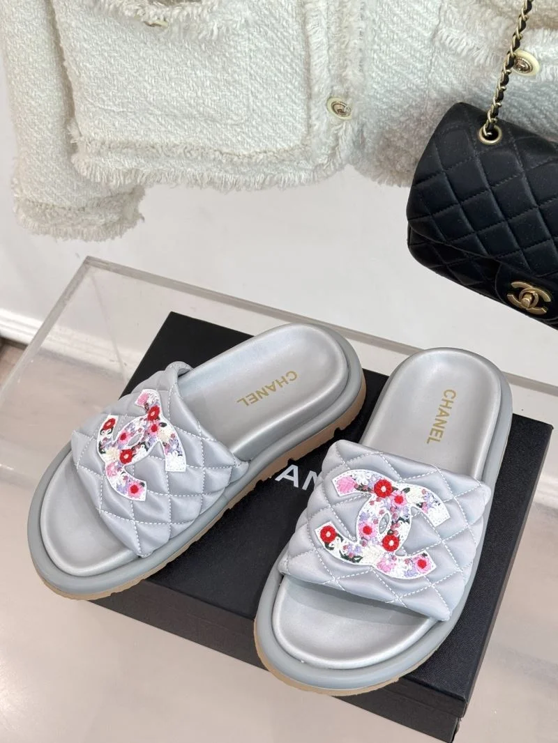 Chanel Slippers Neat 18637