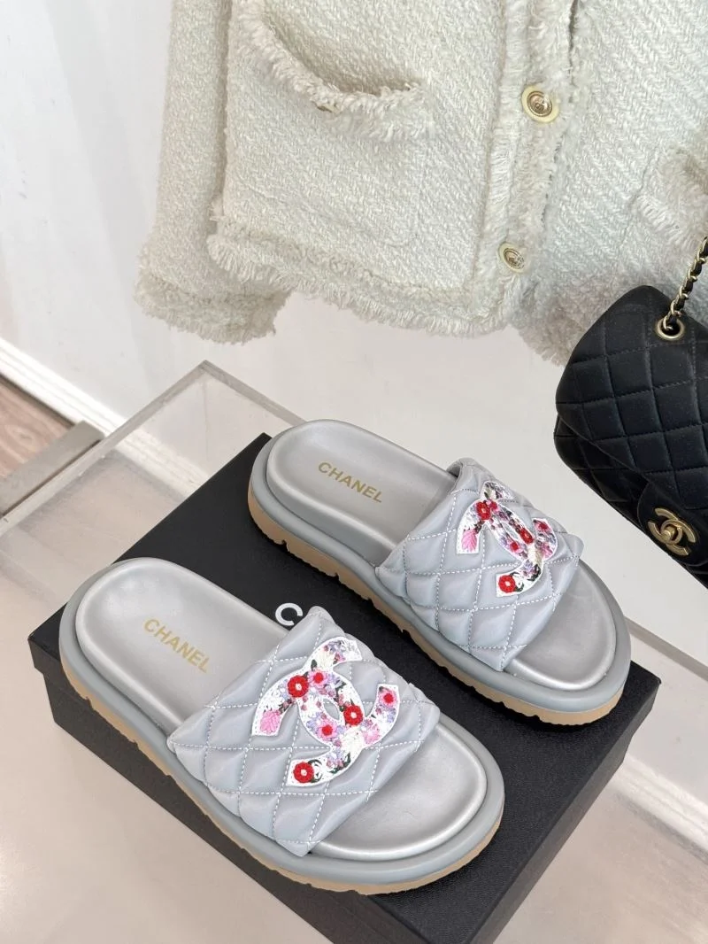 Chanel Slippers Neat 18637