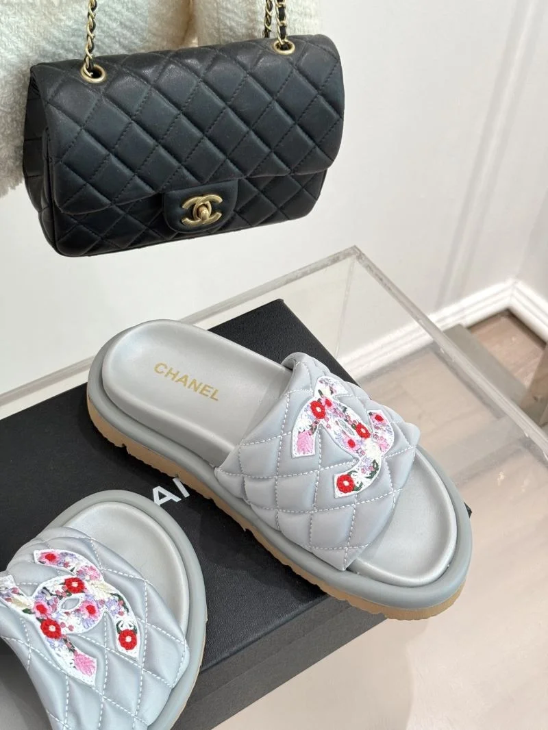 Chanel Slippers Neat 18637