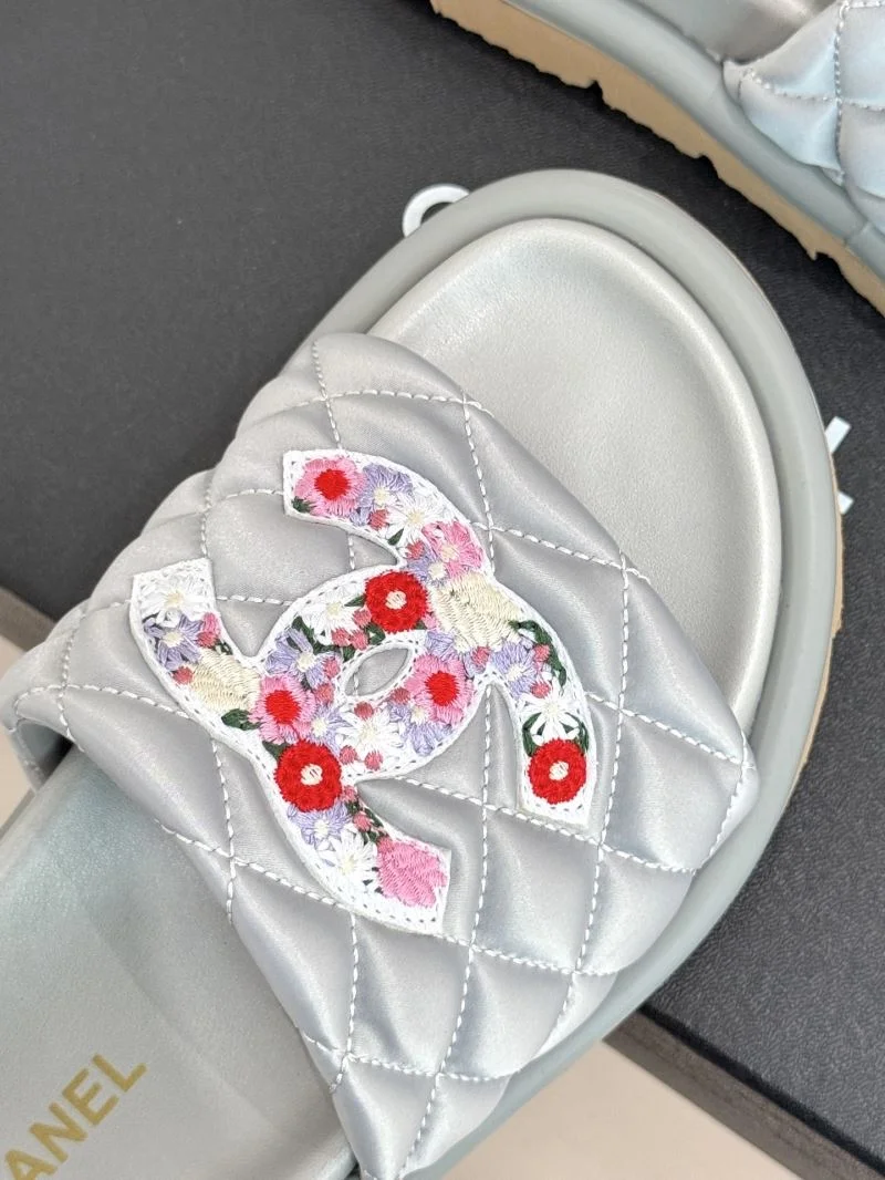Chanel Slippers Neat 18637