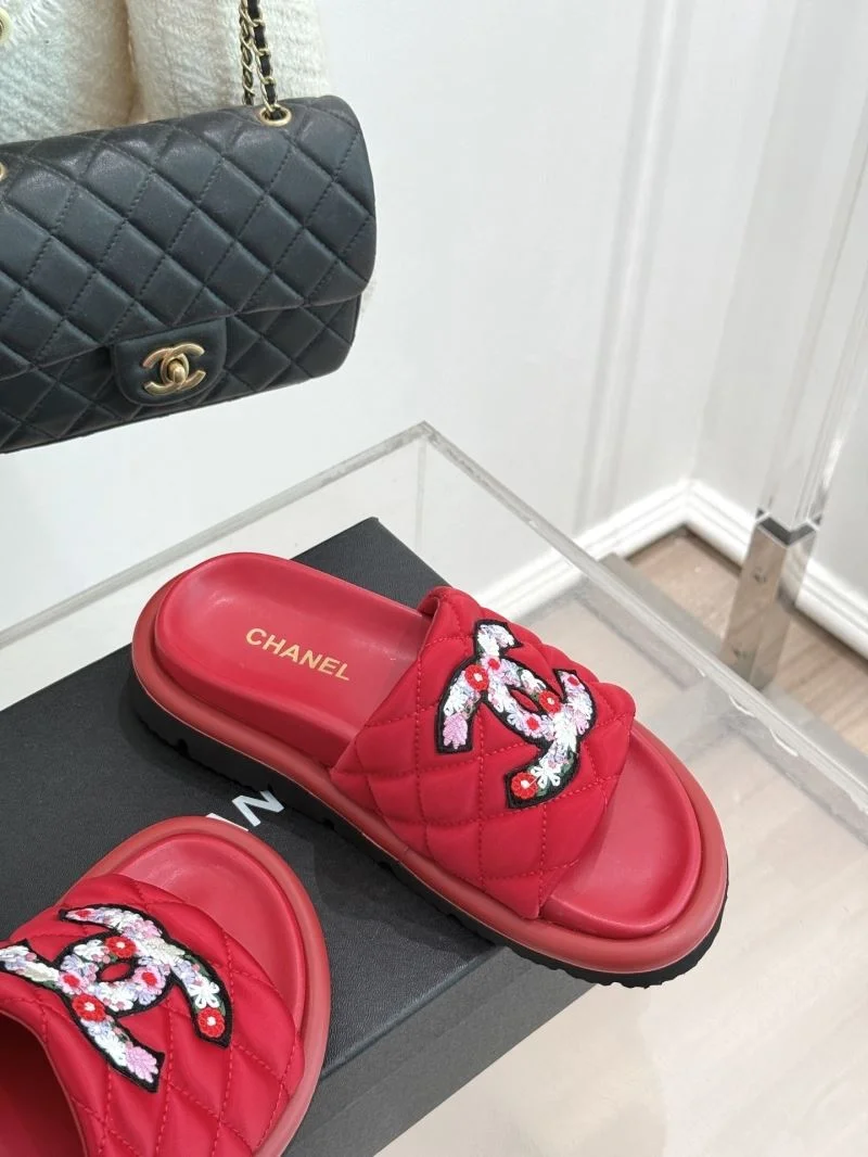Unisex Chanel Slippers 18566