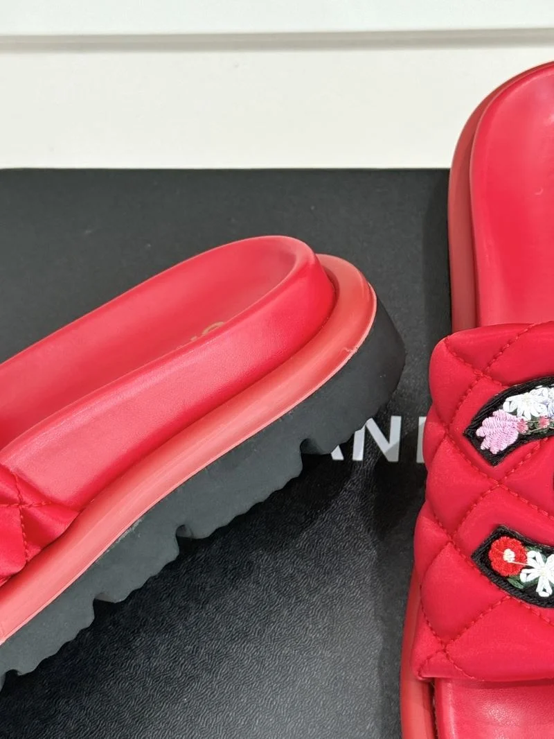 Unisex Chanel Slippers 18566