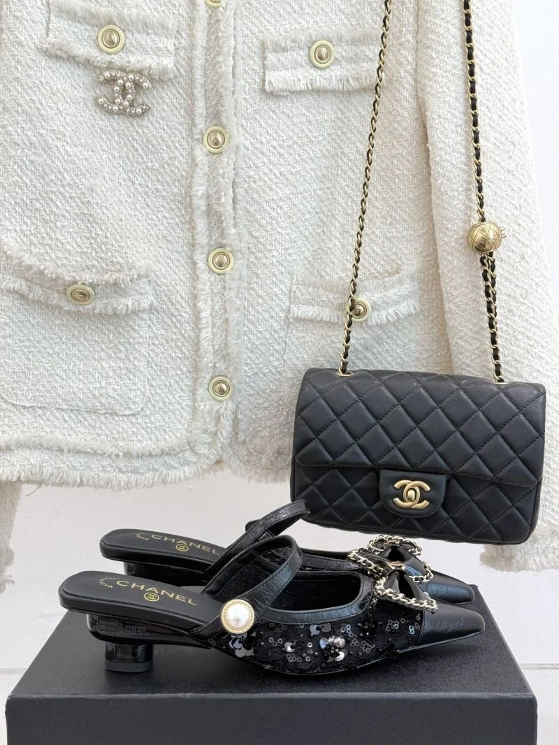 Sporty Chanel Slippers 18572