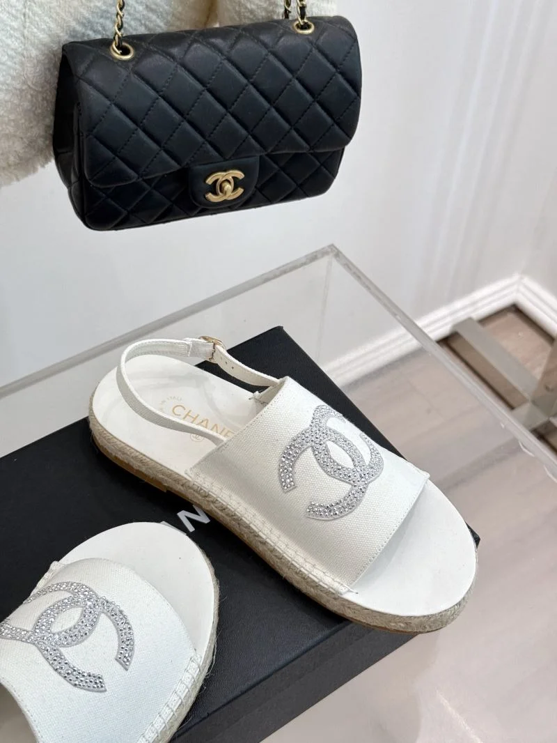 Chic Chanel Slippers 18571