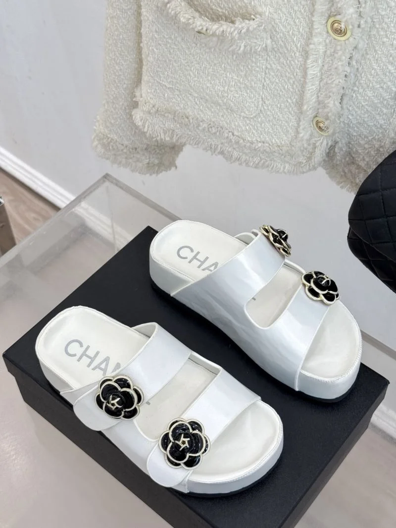 Chanel Slippers RelaxedFit 18559