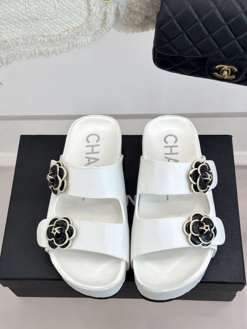Chanel Slippers RelaxedFit 18559