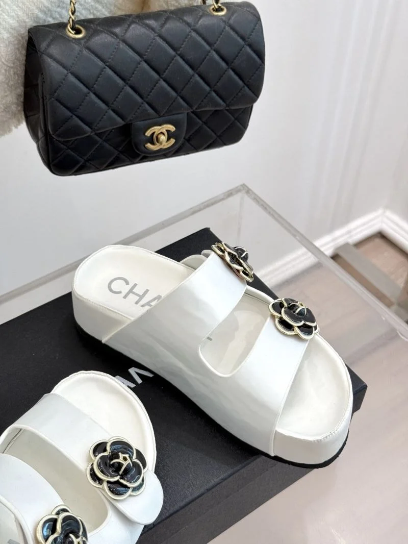 Chanel Slippers RelaxedFit 18559