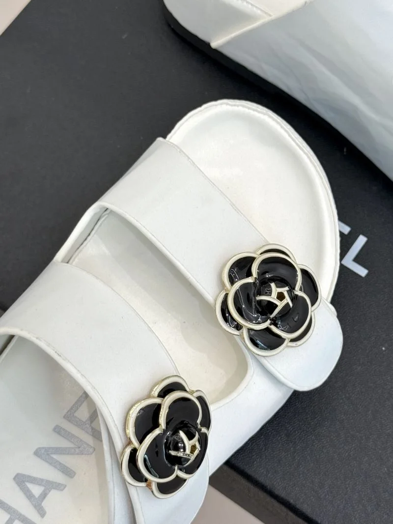 Chanel Slippers RelaxedFit 18559