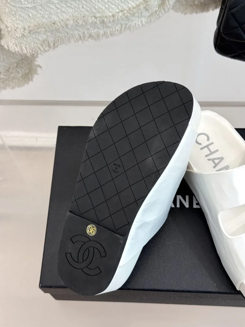 Chanel Slippers RelaxedFit 18559