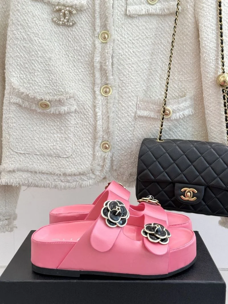 RelaxedFit Chanel Slippers 18549
