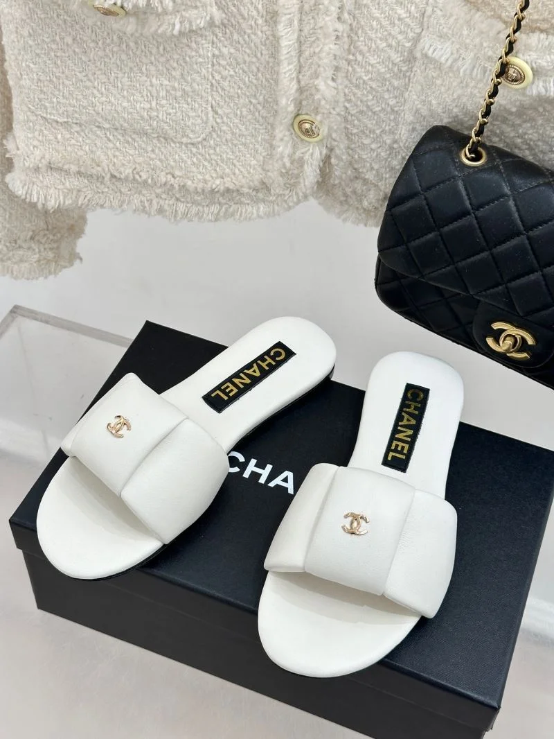 Sleek Chanel Slippers 18555