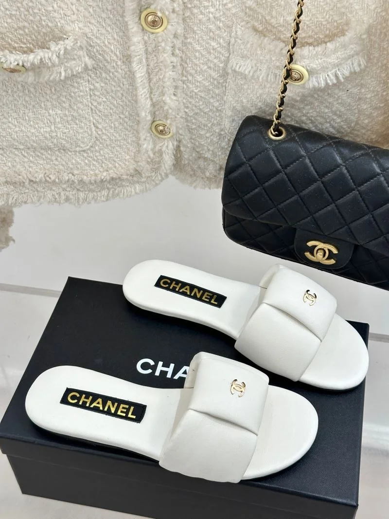 Sleek Chanel Slippers 18555