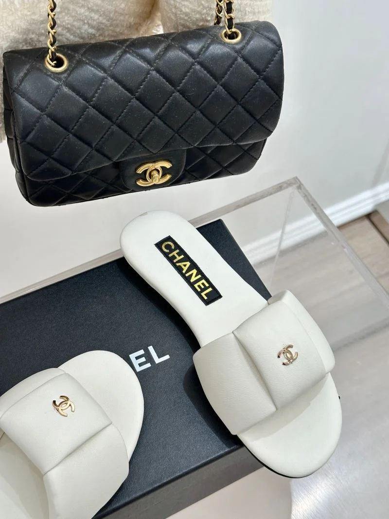 Sleek Chanel Slippers 18555