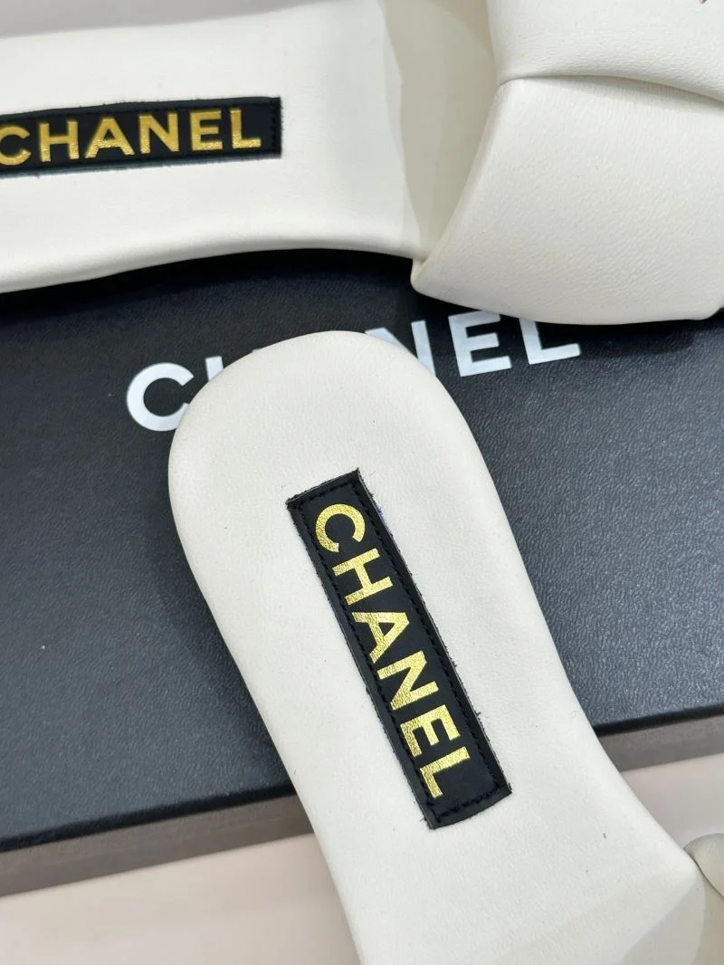 Sleek Chanel Slippers 18555
