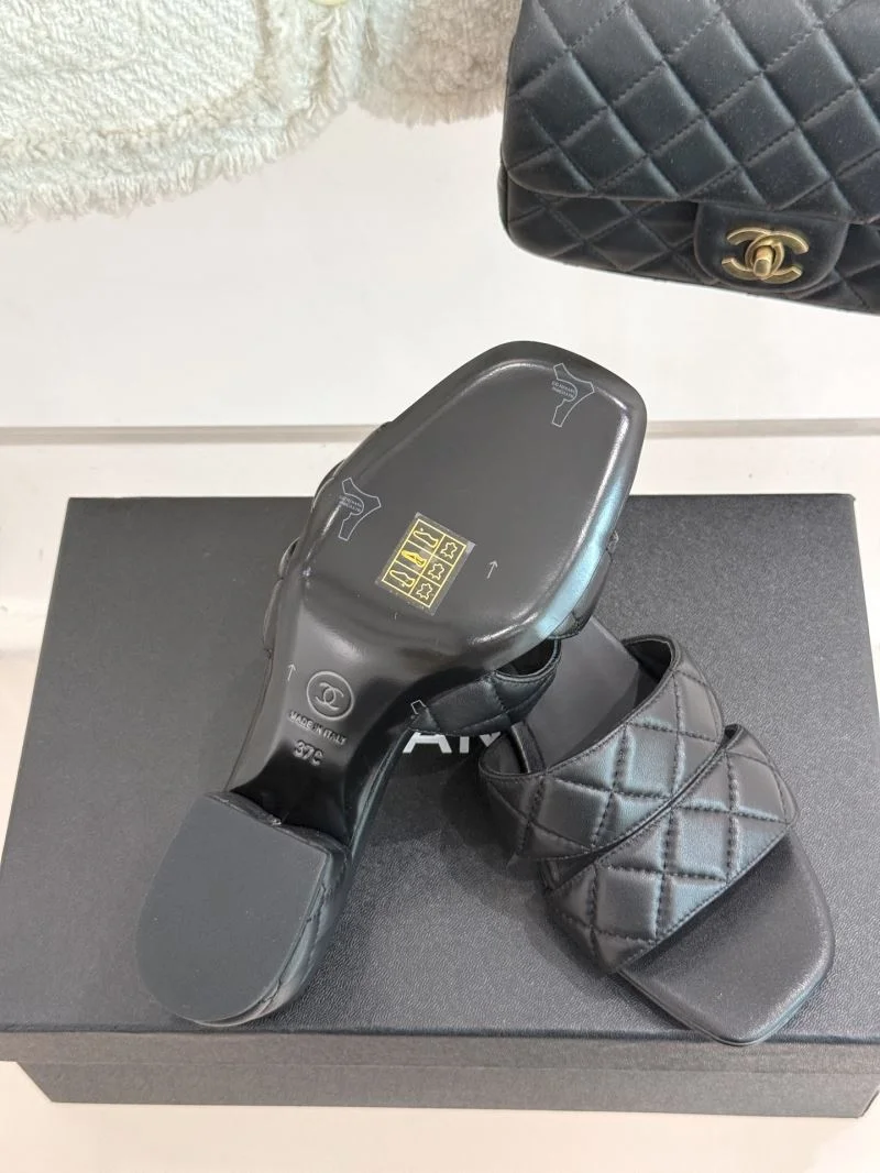 Chanel Slippers Durable 18541