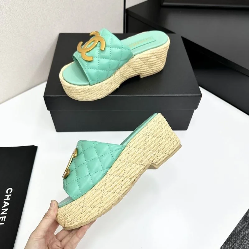 MoistureWicking Chanel Slippers 20390