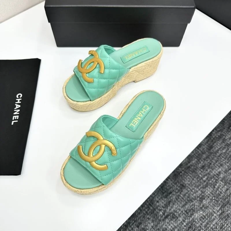 MoistureWicking Chanel Slippers 20390