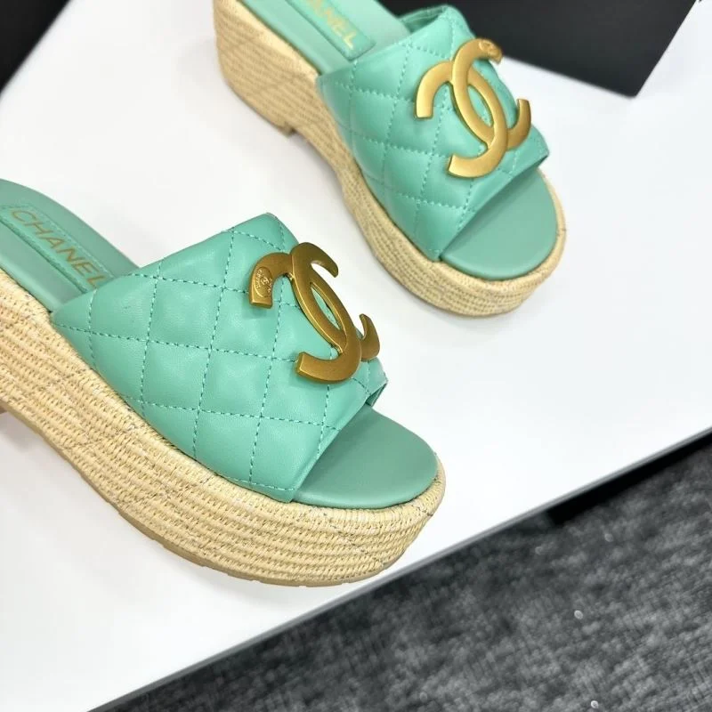 MoistureWicking Chanel Slippers 20390