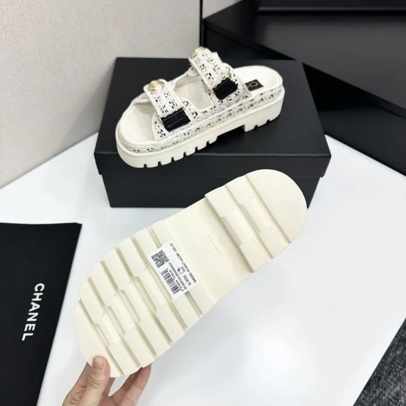 Chanel Slippers FashionForward 20377