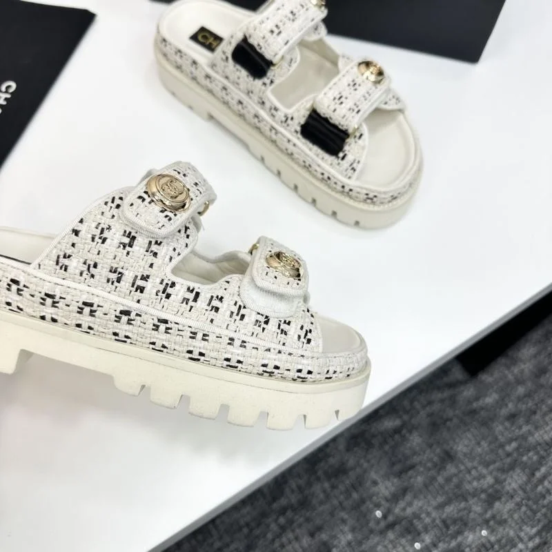 Chanel Slippers FashionForward 20377