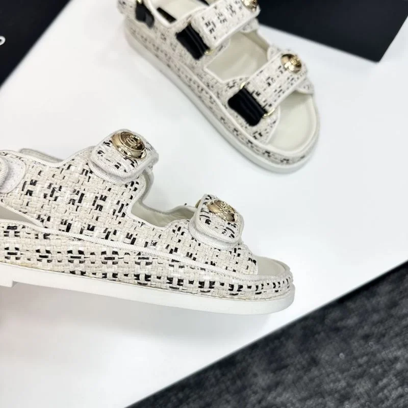 Snug Chanel Slippers 20383