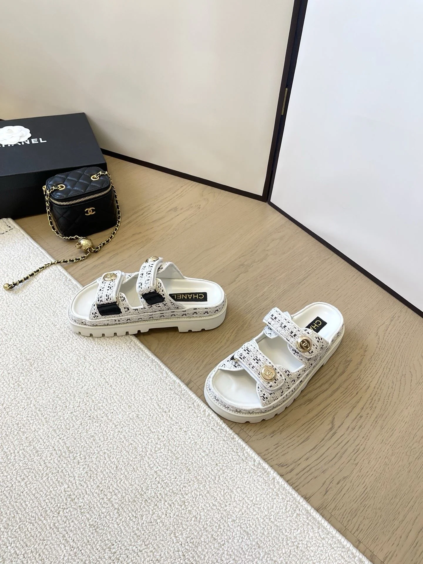 Chanel Slippers Breathable 17737