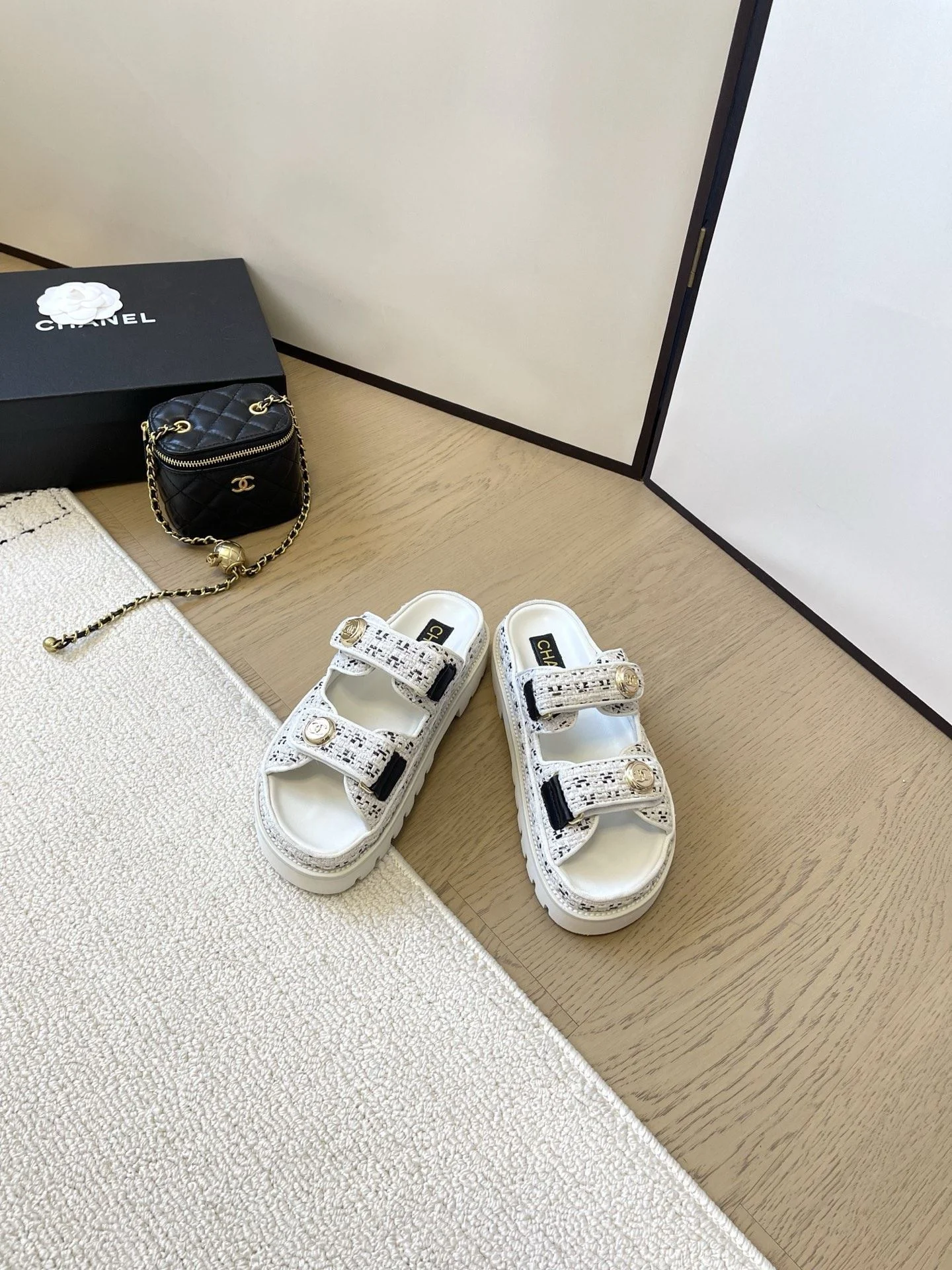 Chanel Slippers Breathable 17737