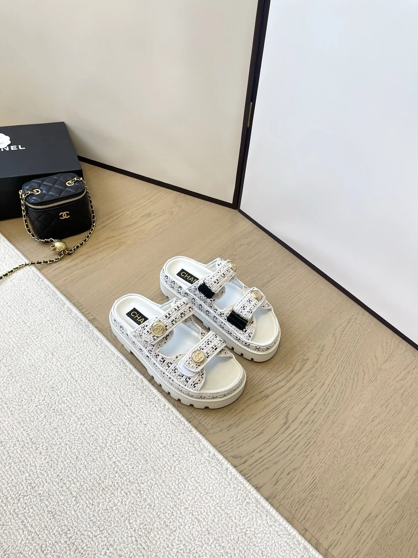 Chanel Slippers Breathable 17737