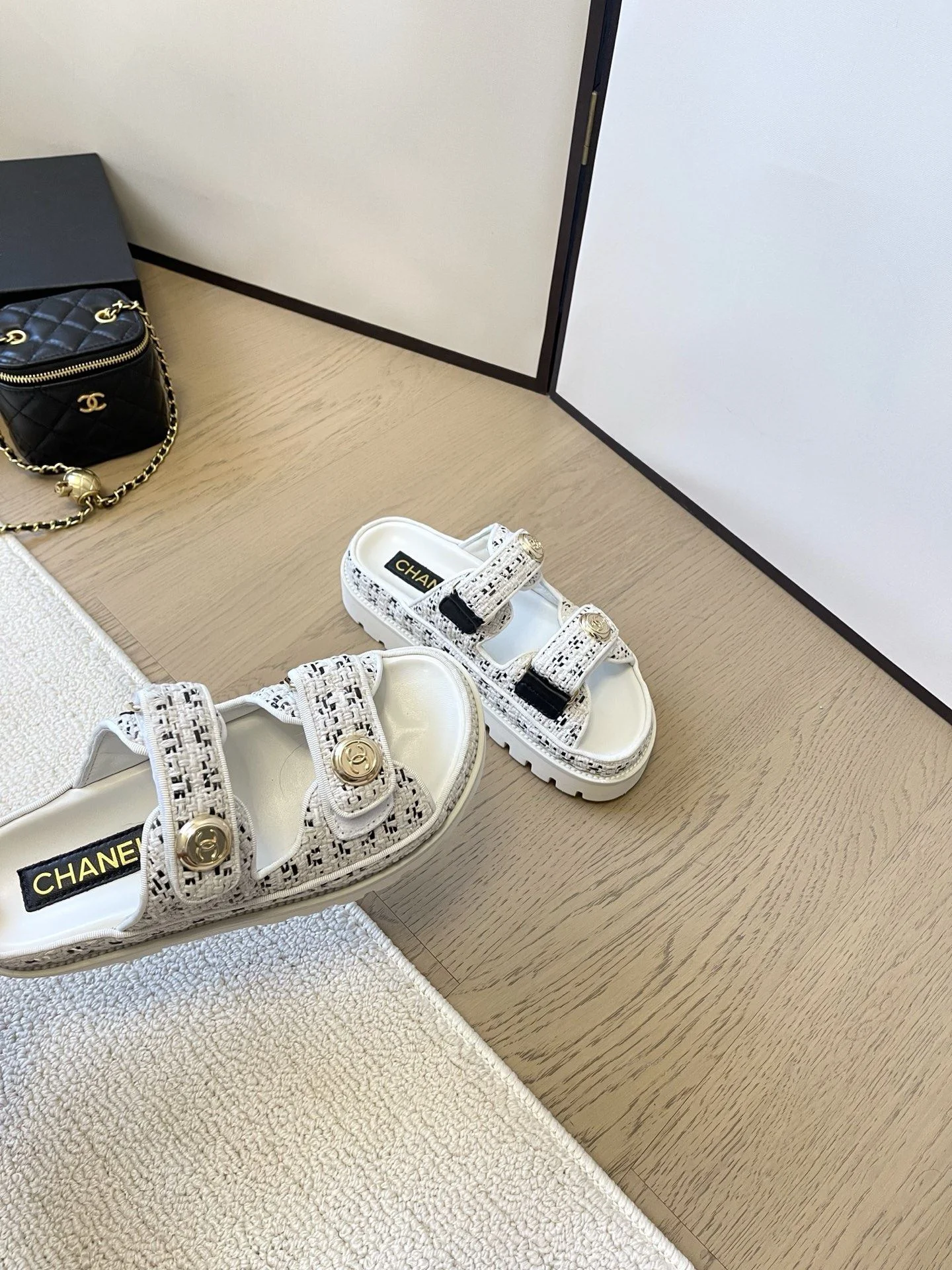 Chanel Slippers Breathable 17737