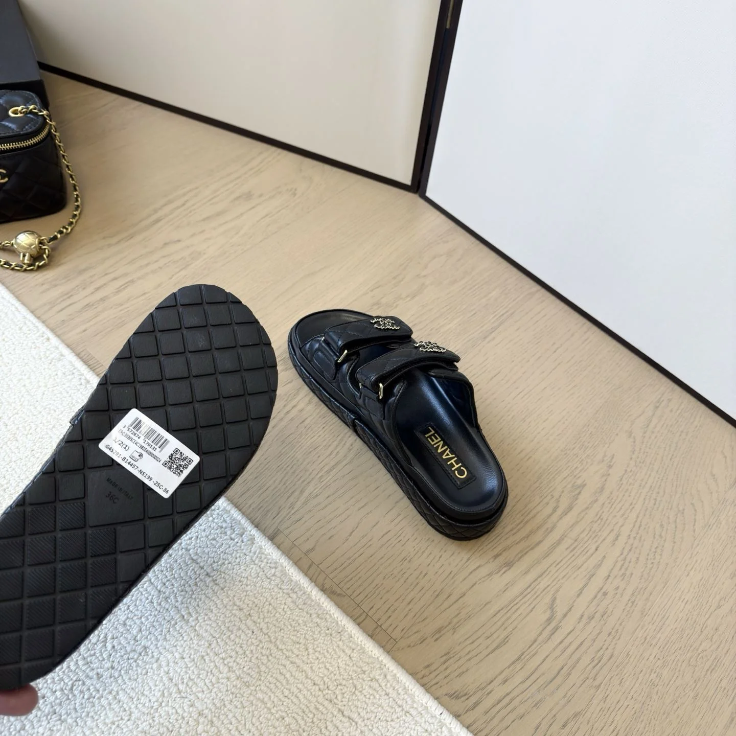 RelaxedFit Chanel Slippers 17733