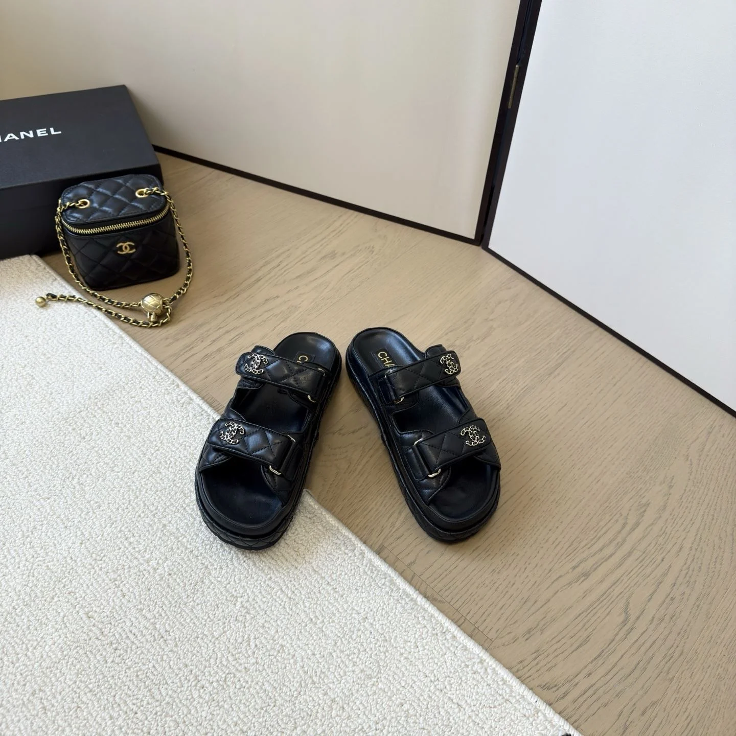 RelaxedFit Chanel Slippers 17733