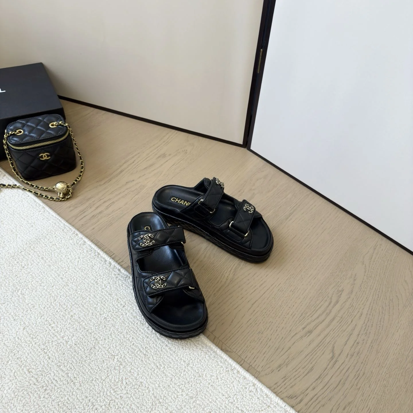 RelaxedFit Chanel Slippers 17733