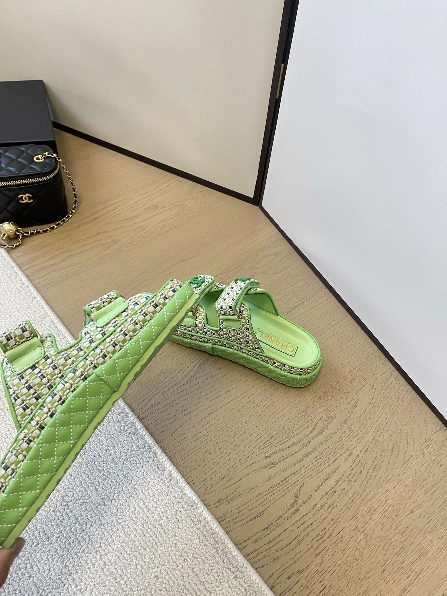 Chanel Slippers Vibrant 17714